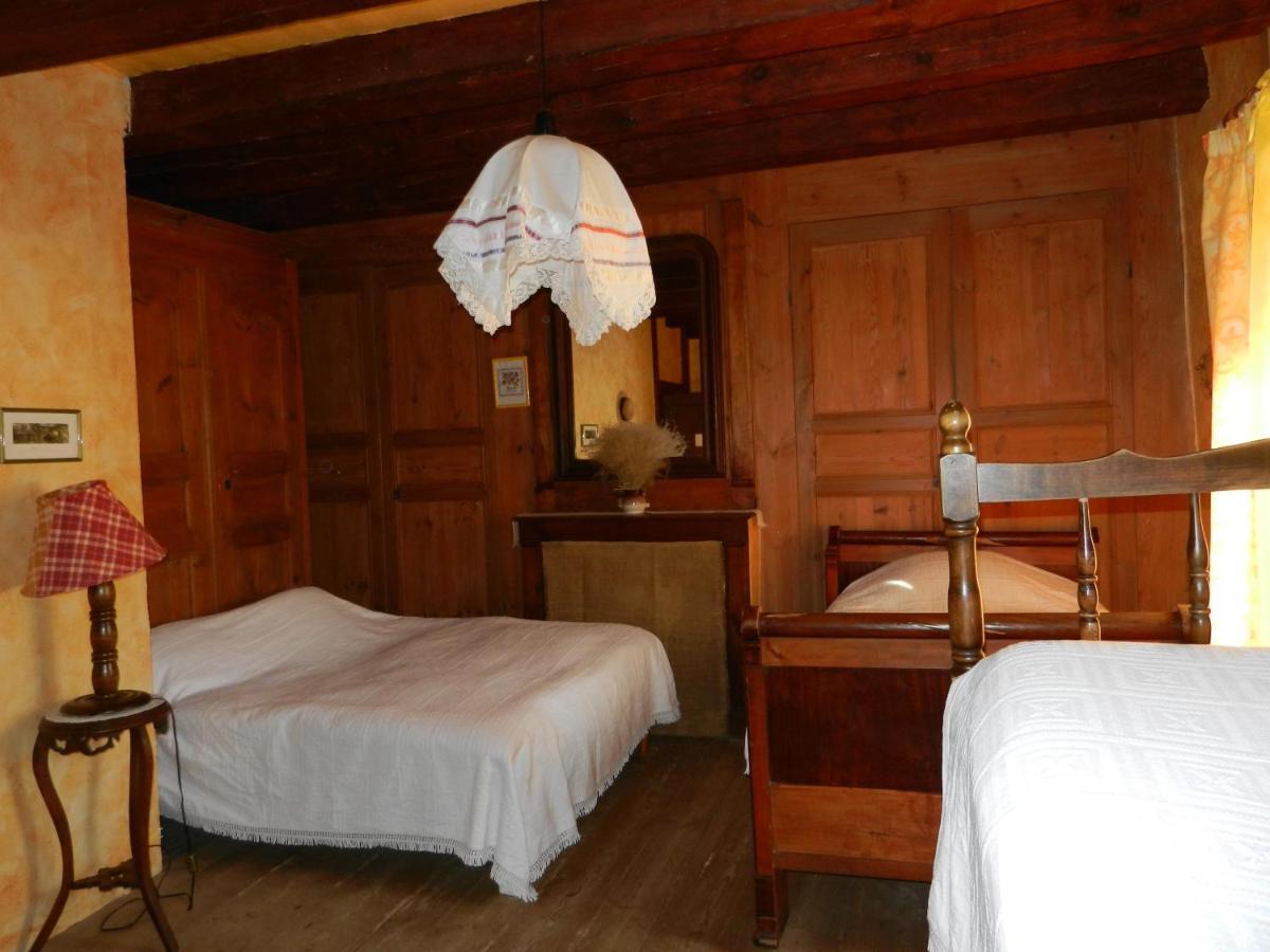 Auberge Paysanne Loubaresse  ภายนอก รูปภาพ
