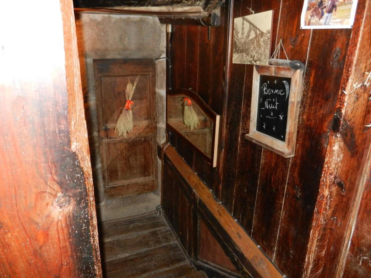 Auberge Paysanne Loubaresse  ภายนอก รูปภาพ